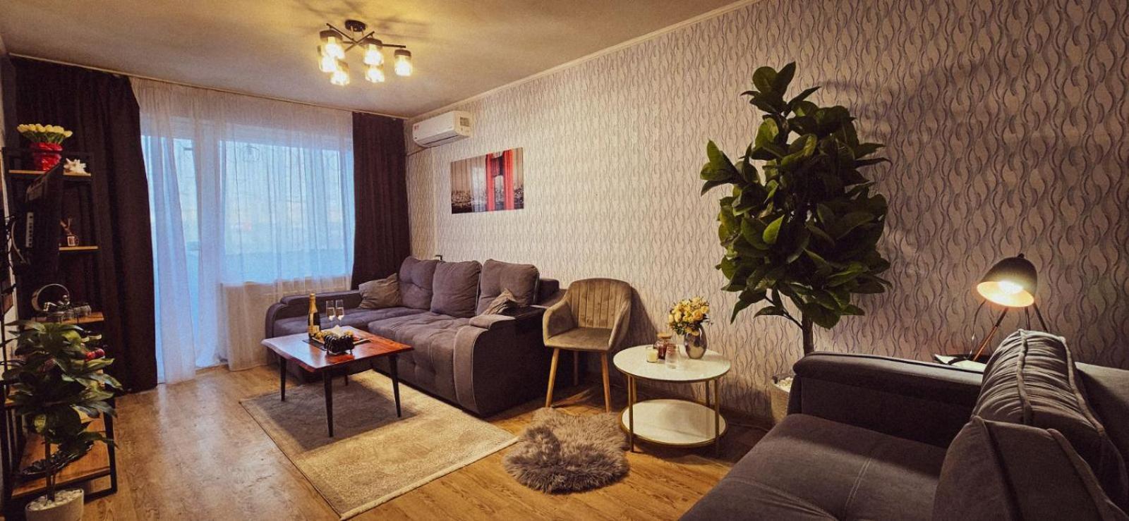2К Апартаменты В Центре Поселение 24 На 7 Kryvyj Rih Exteriör bild