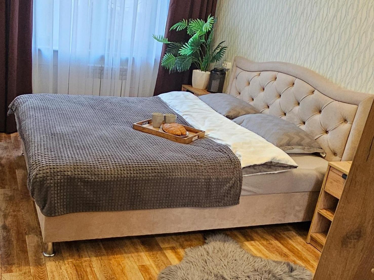 2К Апартаменты В Центре Поселение 24 На 7 Kryvyj Rih Exteriör bild